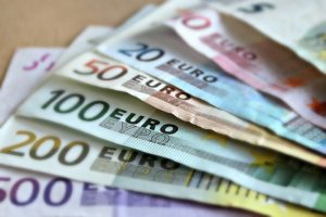 Επιταγή ακρίβειας: Ποιοι δικαιούνται το έκτακτο επίδομα των 200 ευρώ