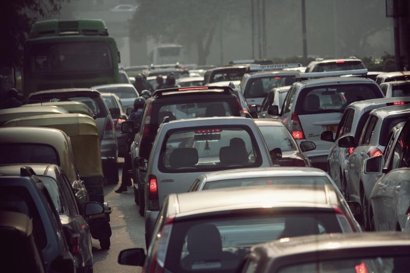 Χωρίς επίδομα βενζίνης η έξοδος και επιστροφή των εκδρομέων το Πάσχα, λέει τώρα η κυβέρνηση
